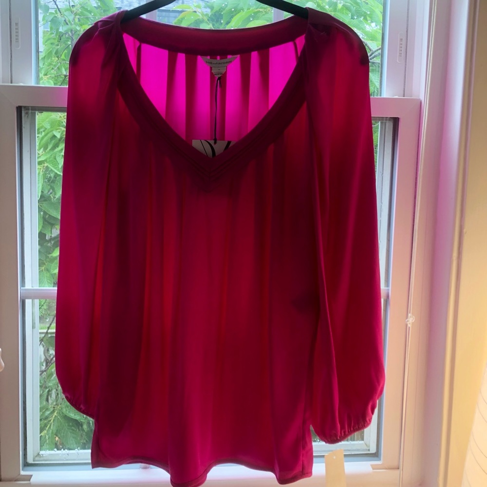 NWT gardenia DVF top